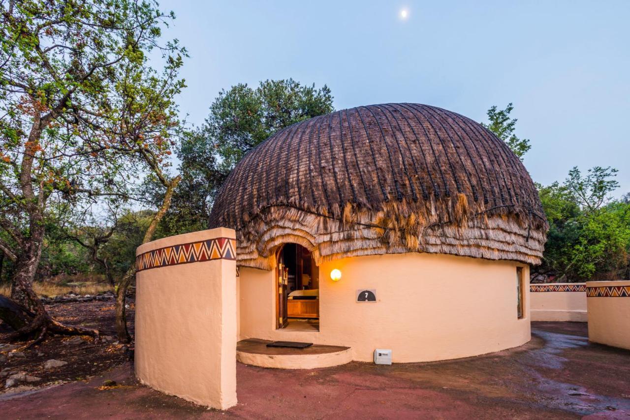 Aha Lesedi African Lodge & Cultural Village Broederstroom Екстер'єр фото
