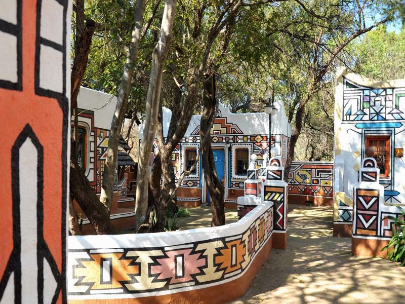 Aha Lesedi African Lodge & Cultural Village Broederstroom Екстер'єр фото