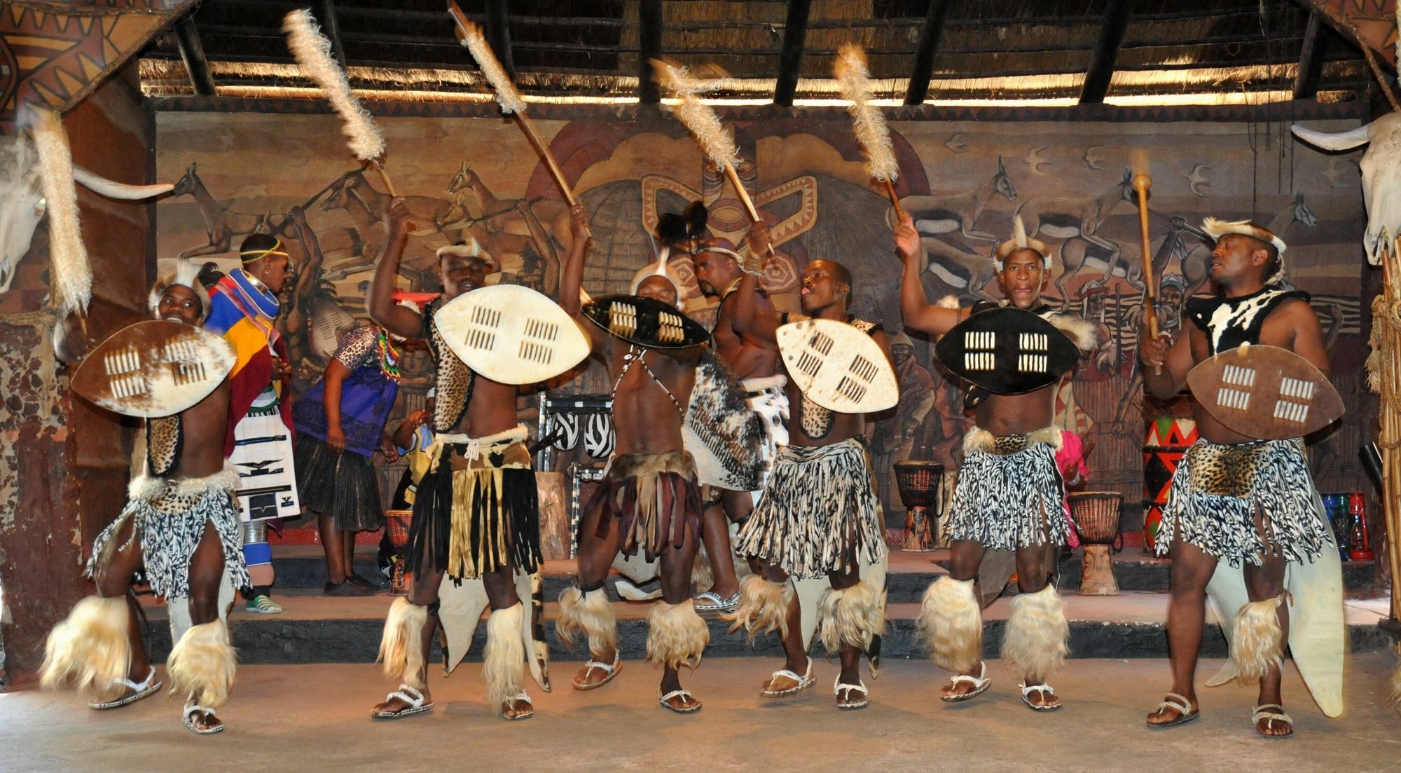 Aha Lesedi African Lodge & Cultural Village Broederstroom Екстер'єр фото