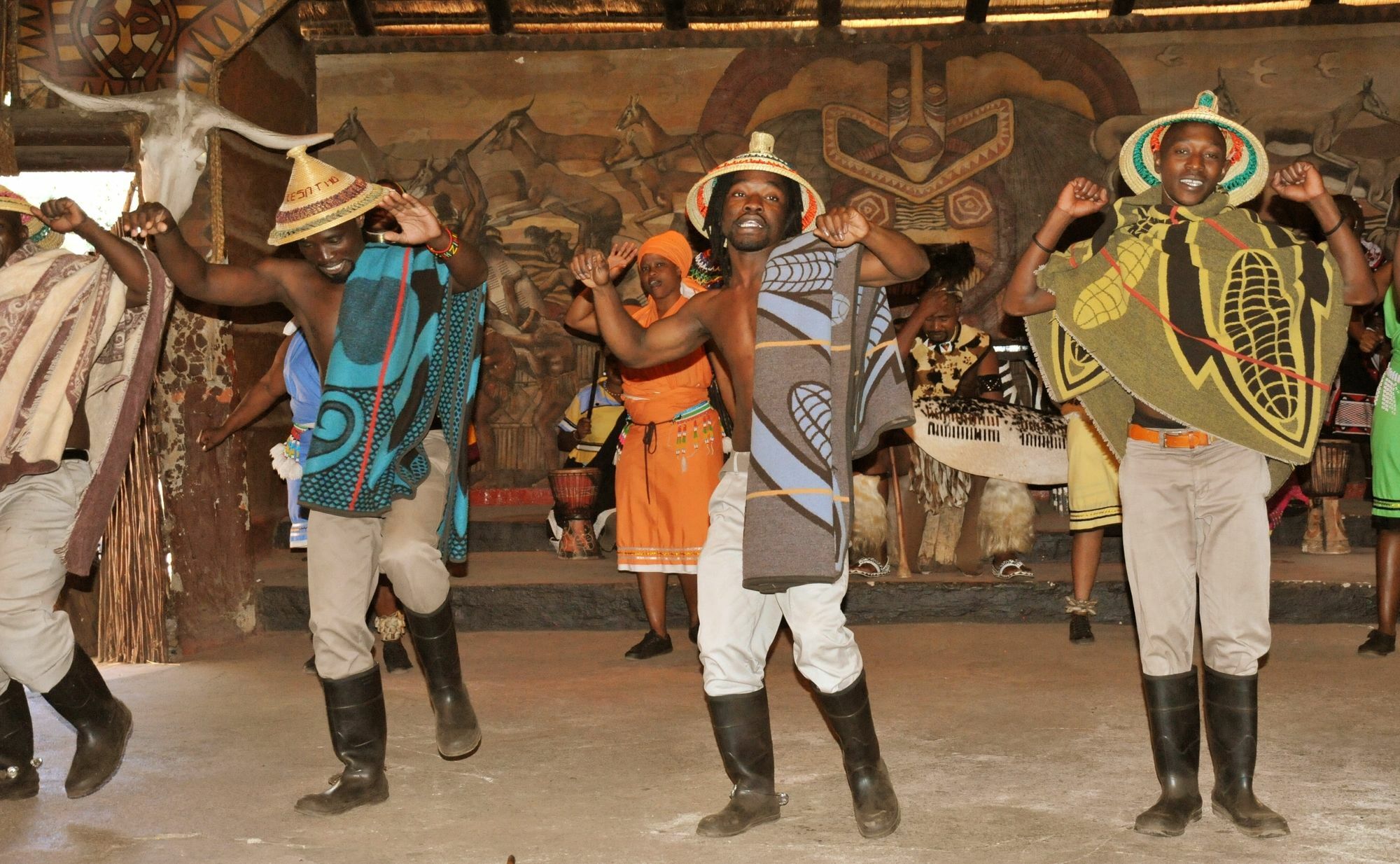 Aha Lesedi African Lodge & Cultural Village Broederstroom Екстер'єр фото