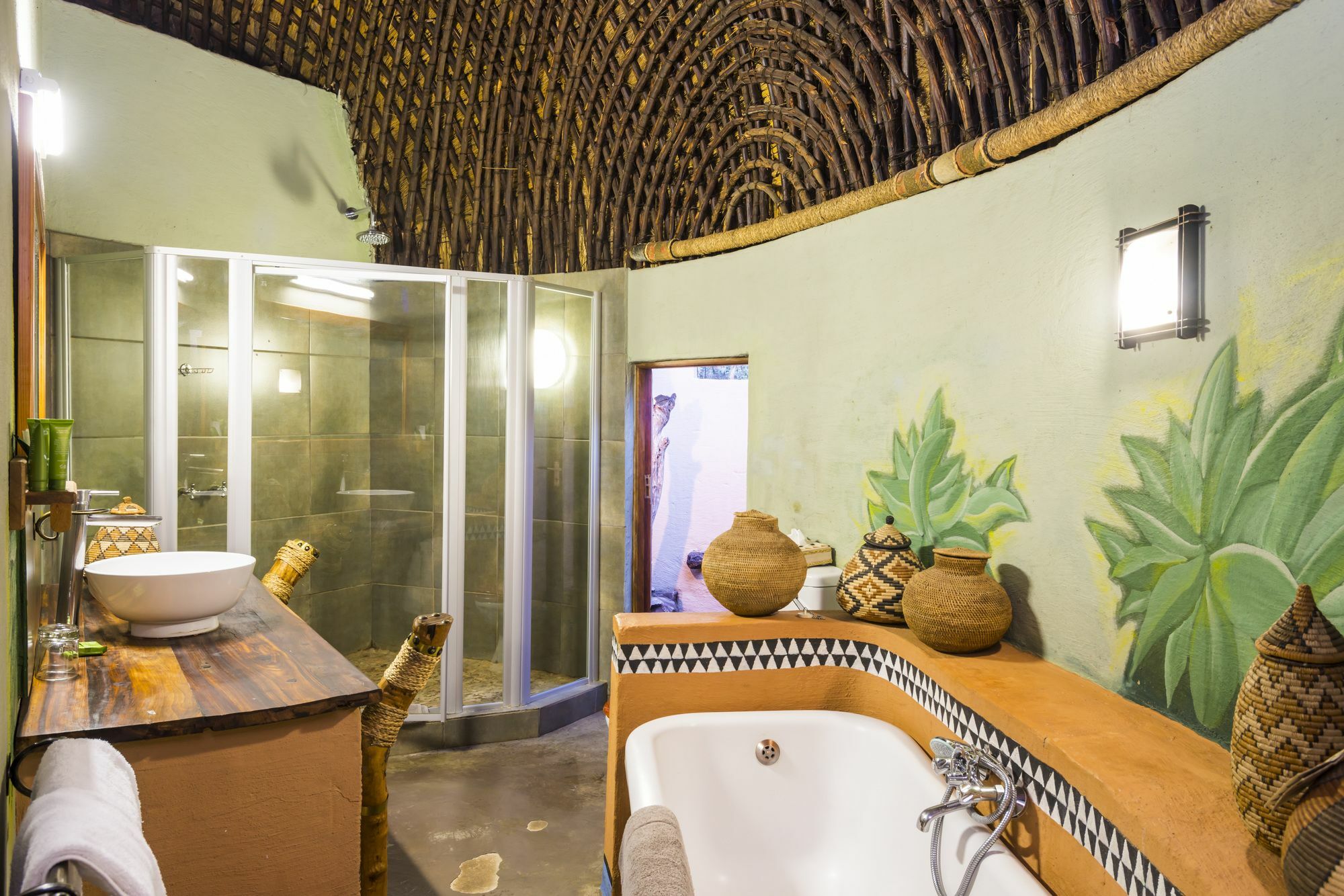 Aha Lesedi African Lodge & Cultural Village Broederstroom Екстер'єр фото