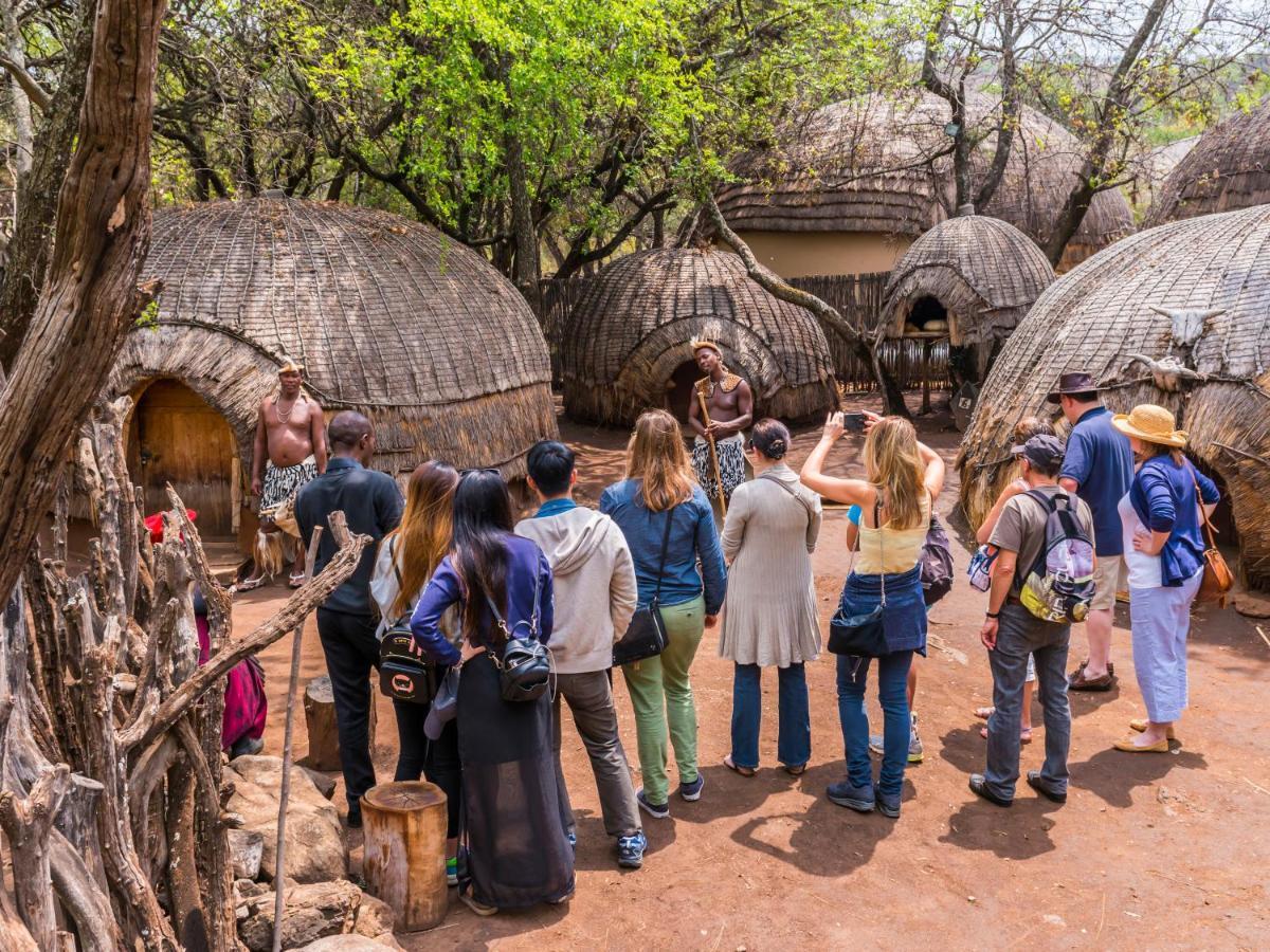 Aha Lesedi African Lodge & Cultural Village Broederstroom Екстер'єр фото
