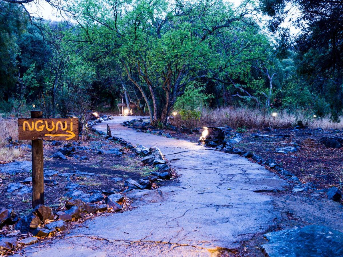Aha Lesedi African Lodge & Cultural Village Broederstroom Екстер'єр фото