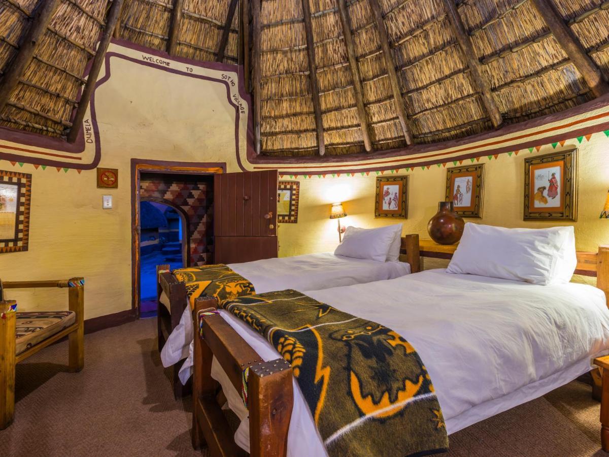 Aha Lesedi African Lodge & Cultural Village Broederstroom Екстер'єр фото