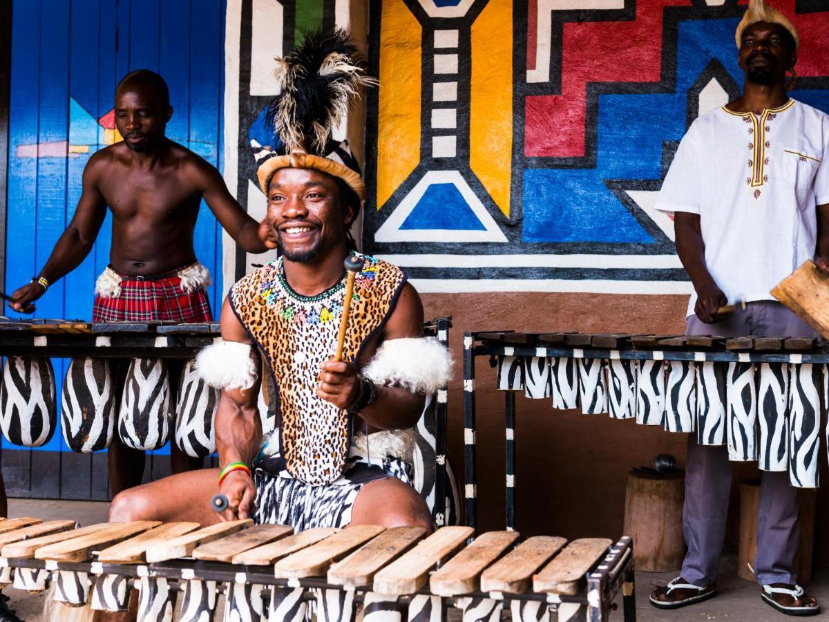 Aha Lesedi African Lodge & Cultural Village Broederstroom Екстер'єр фото