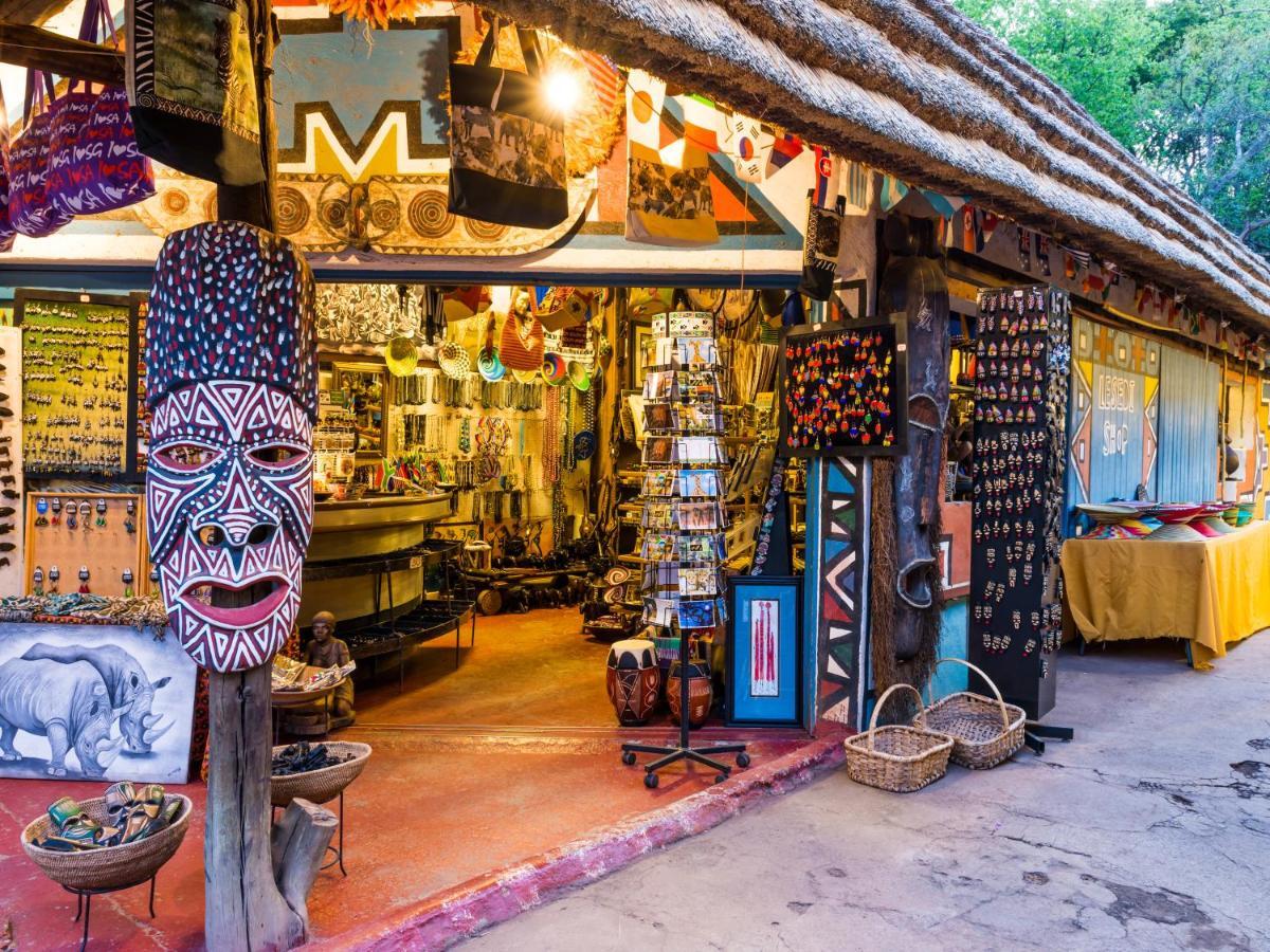 Aha Lesedi African Lodge & Cultural Village Broederstroom Екстер'єр фото