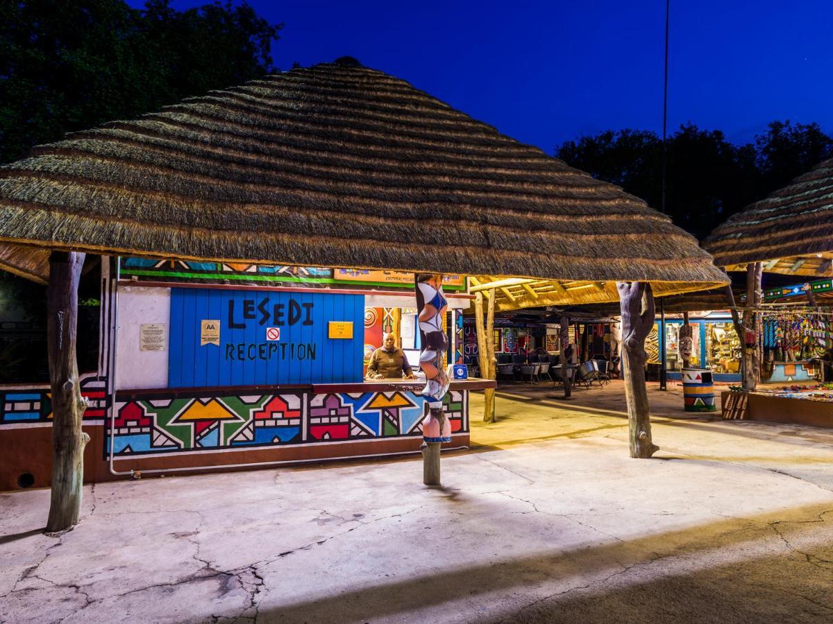 Aha Lesedi African Lodge & Cultural Village Broederstroom Екстер'єр фото