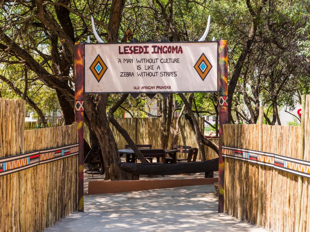 Aha Lesedi African Lodge & Cultural Village Broederstroom Екстер'єр фото