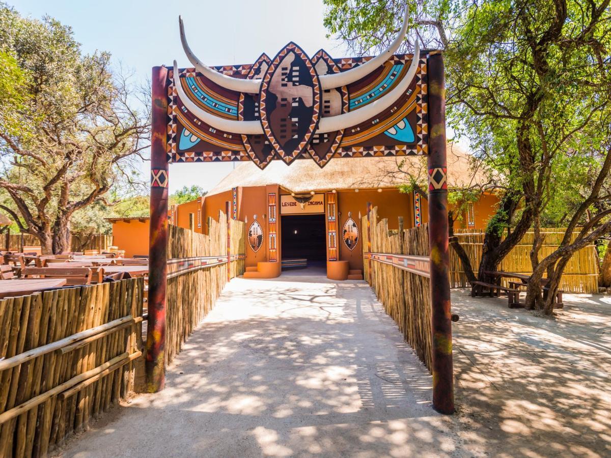 Aha Lesedi African Lodge & Cultural Village Broederstroom Екстер'єр фото